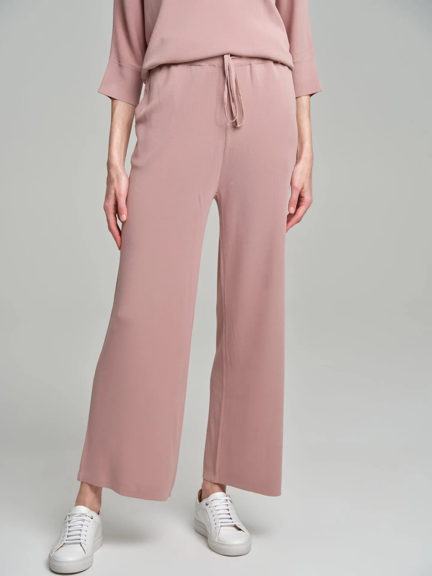 Fancy-knitted trousers