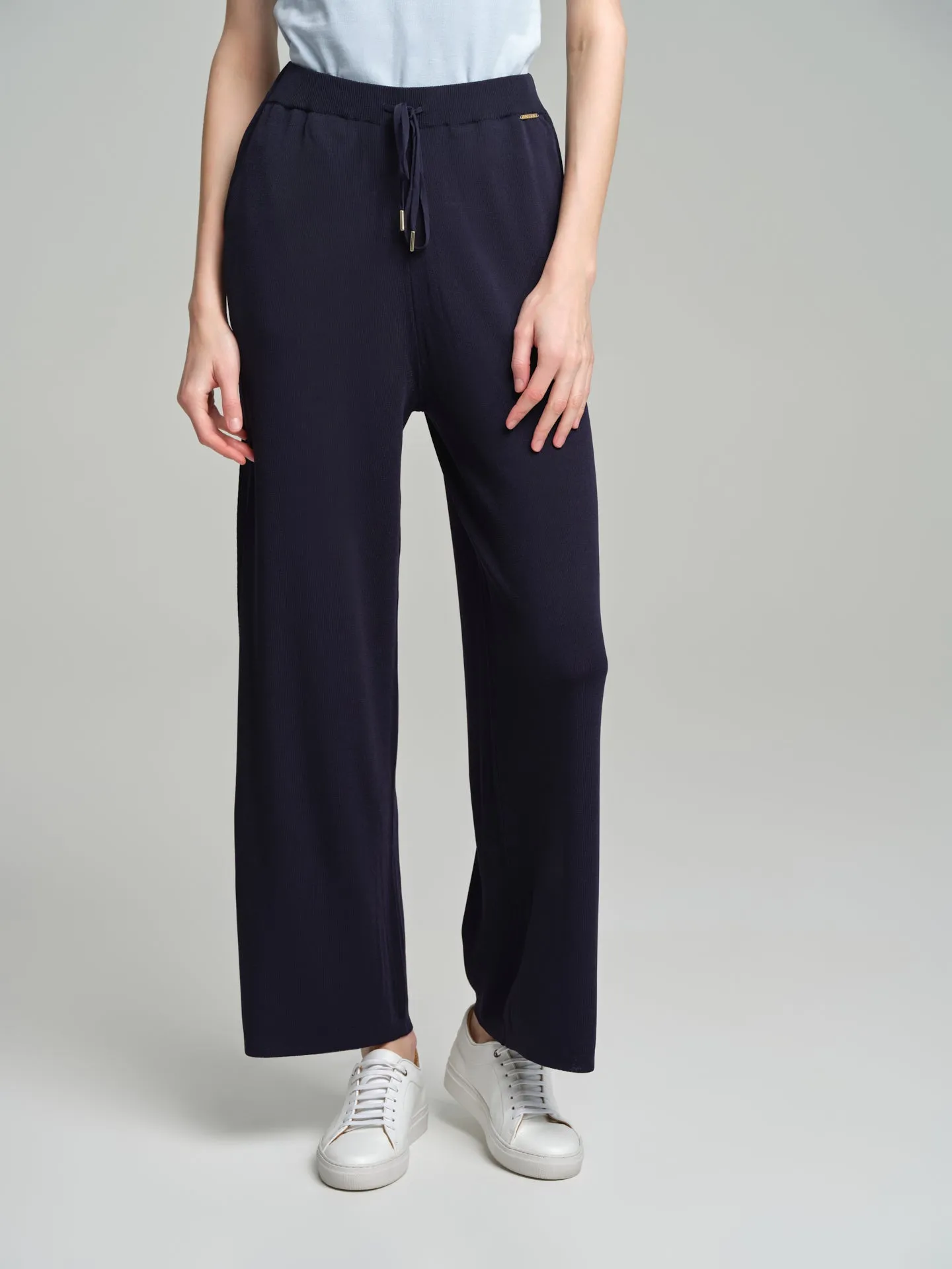 Fancy-knitted trousers