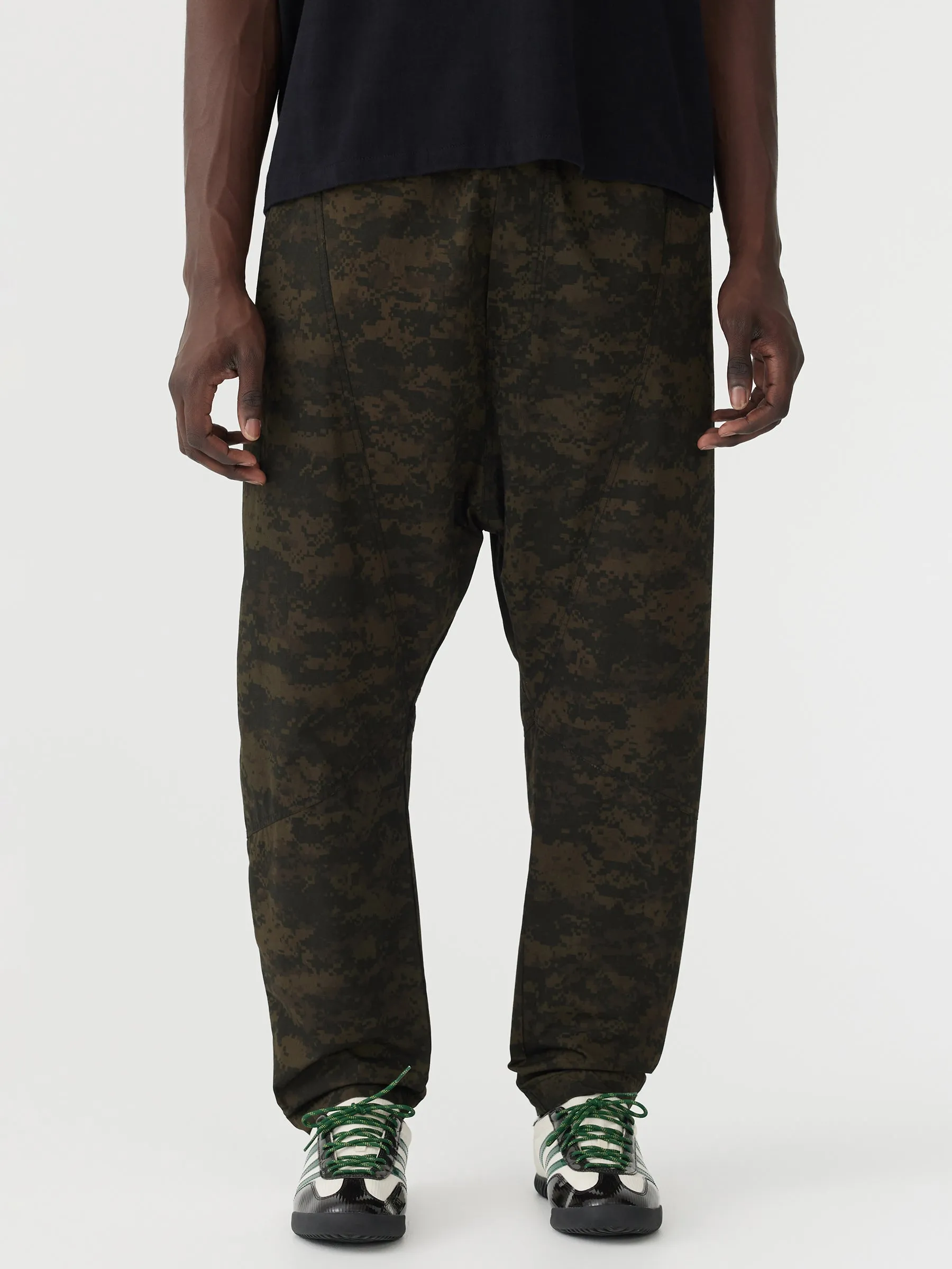 super lo slung camo pant